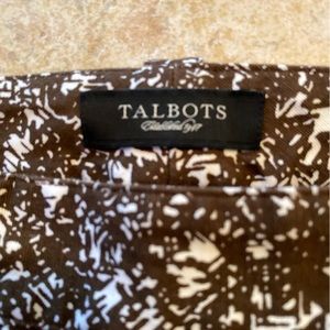 🌺🌺🌺 TALBOTS women’s Capri in a coffee and tan pattern women’s size 10